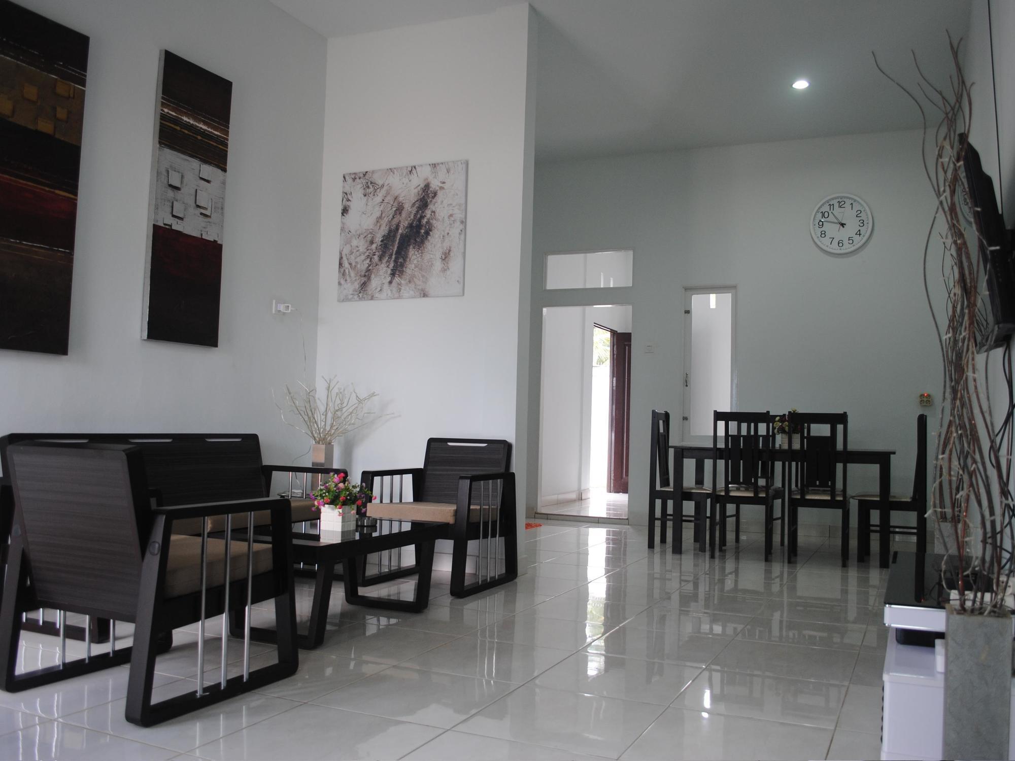 Golden Hawaii Villa Singkawang Εξωτερικό φωτογραφία